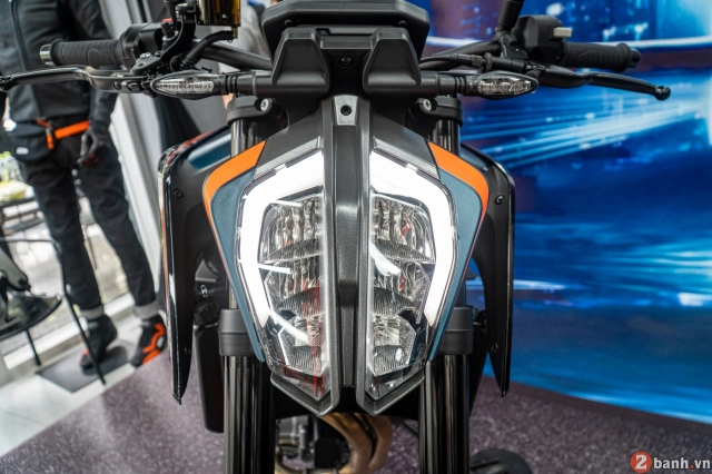 Cận cảnh siêu dao mổ ktm 890 duke r 2022 lần đầu ra mắt thị trường việt