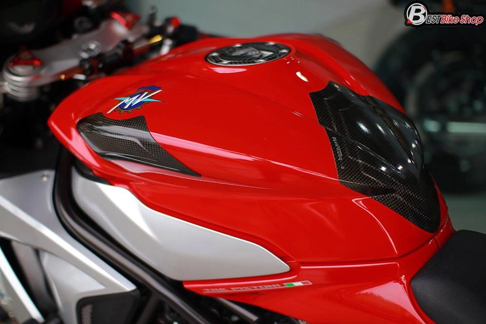 Cận cảnh siêu mô tô ý mv agusta f3 675 nâng cấp nhẹ nhàng đầy sức hút