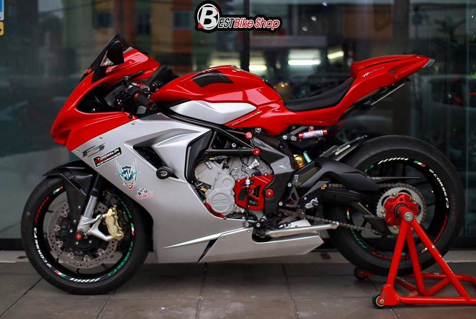 Cận cảnh siêu mô tô ý mv agusta f3 675 nâng cấp nhẹ nhàng đầy sức hút