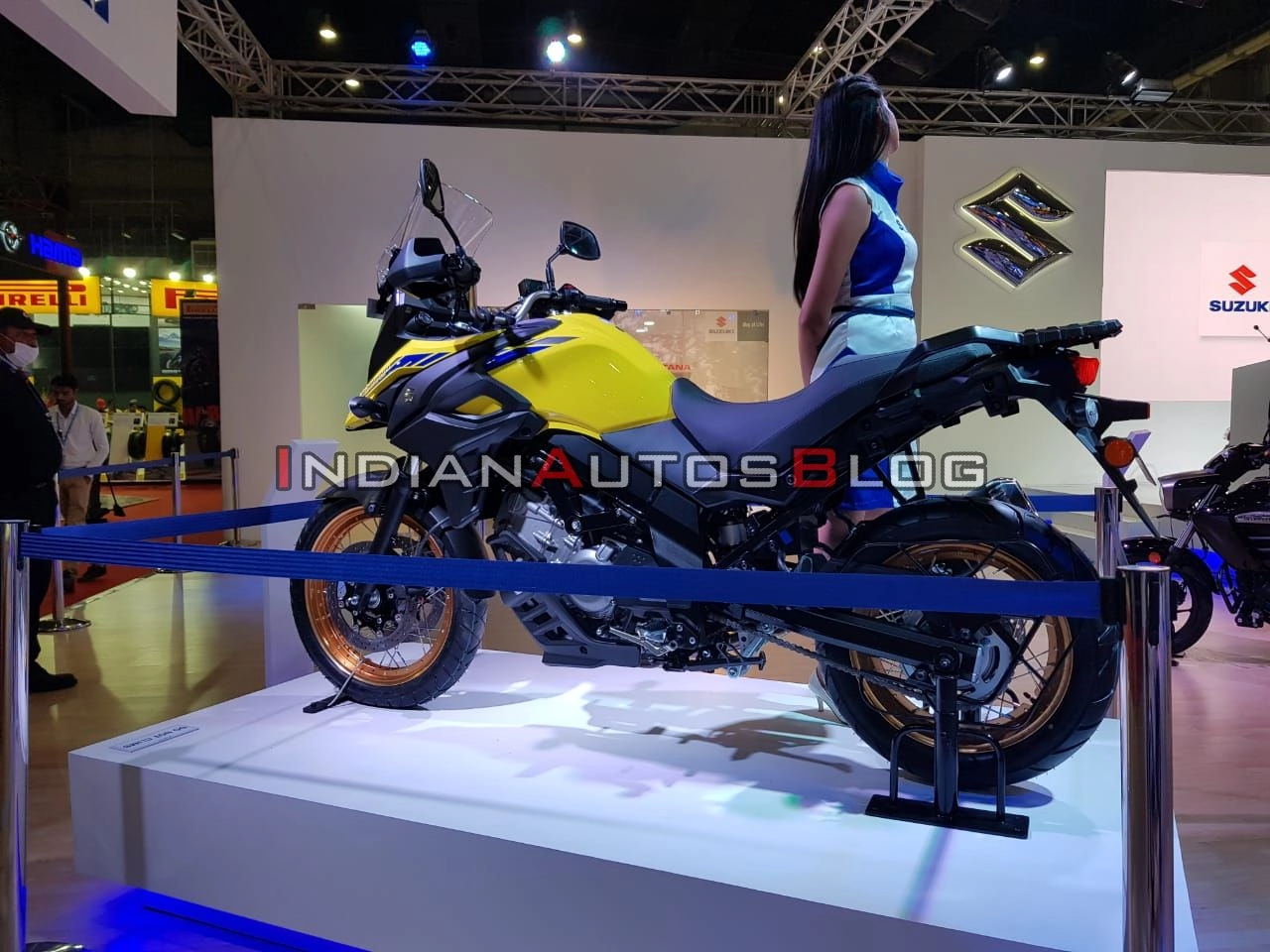 Cận cảnh suzuki v-strom 650 xt 2020 được giới thiệu tại auto expo 2020