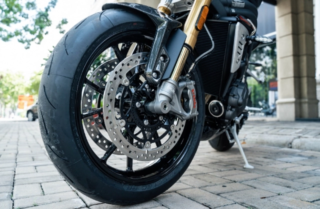 Cận cảnh triumph speed triple 1200 rs 2021 có giá gần 570 triệu đồng tại vn