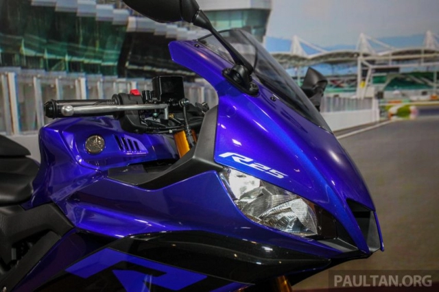 Cận cảnh yamaha r25 2019 vừa chính thức ra mắt tại malaysia