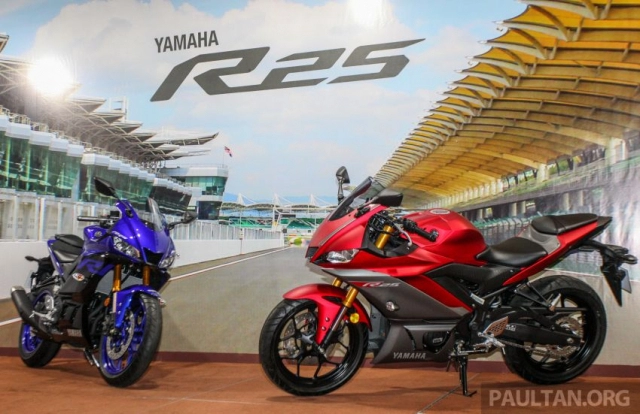 Cận cảnh yamaha r25 2019 vừa chính thức ra mắt tại malaysia