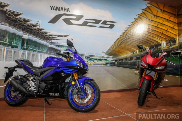 Cận cảnh yamaha r25 2019 vừa chính thức ra mắt tại malaysia