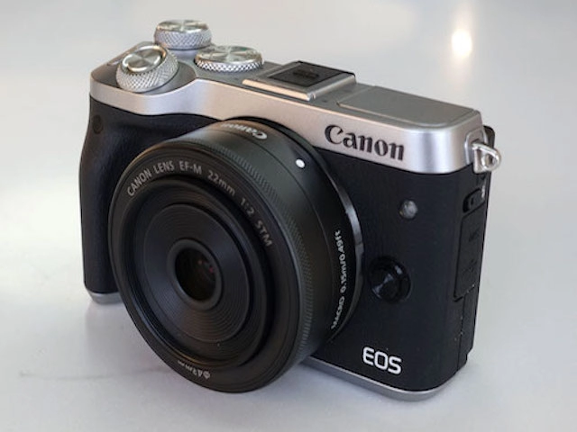 Canon ra mắt máy ảnh chuyên selfie zoom quang 40x