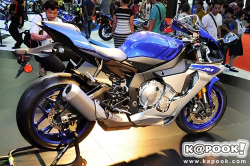  cặp yamaha r1 và r1m 2015 tại bangkok motor show 2015 