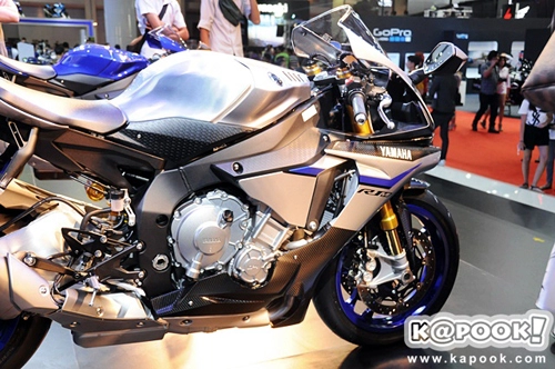  cặp yamaha r1 và r1m 2015 tại bangkok motor show 2015 