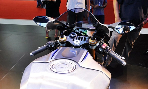  cặp yamaha r1 và r1m 2015 tại bangkok motor show 2015 