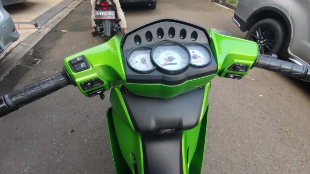 Chi tiết kawasaki zx130 - mẫu xe khiến mọi người nhớ về huyền thoại future i