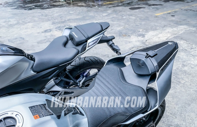 Chi tiết yamaha r15m đọ dáng cùng đàn anh r1m