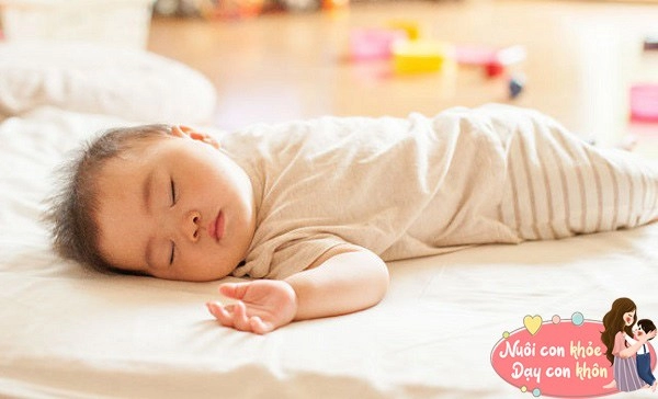 Có 4 tư thế ngủ tưởng an toàn nhưng ẩn chứa nhiều nguy cơ sức khỏe của trẻ