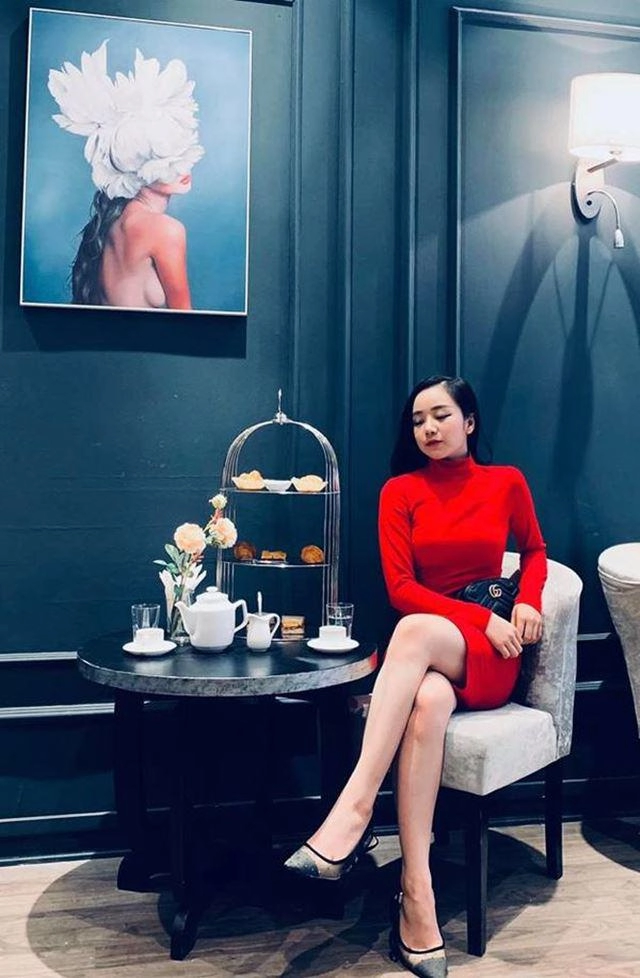 Con gái đại gia minh nhựa khoe giày hiệu chất đống siêu xe 80 tỷ gia nhập hội rich kid