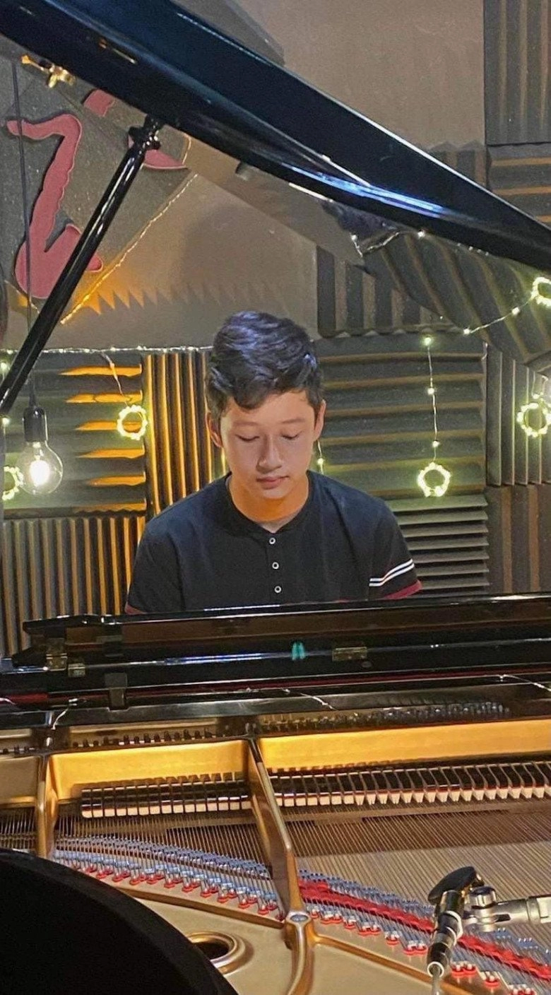 Con trai jennifer phạm quang dũng 14 tuổi rất giỏi piano được nhà sản xuất âm nhạc chốt đơn