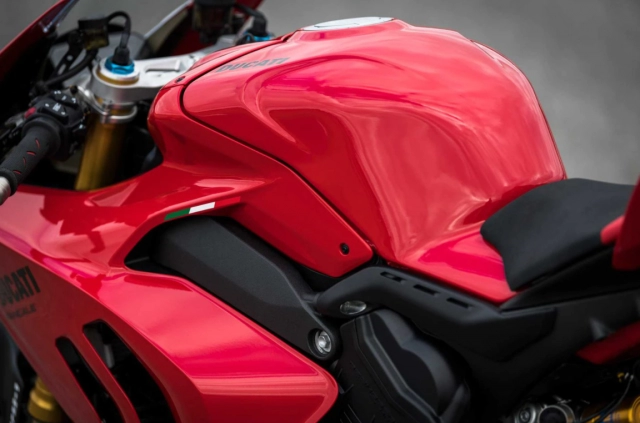 Đánh giá chi tiết ducati panigale v4 s 2022 sau khi được nâng cấp