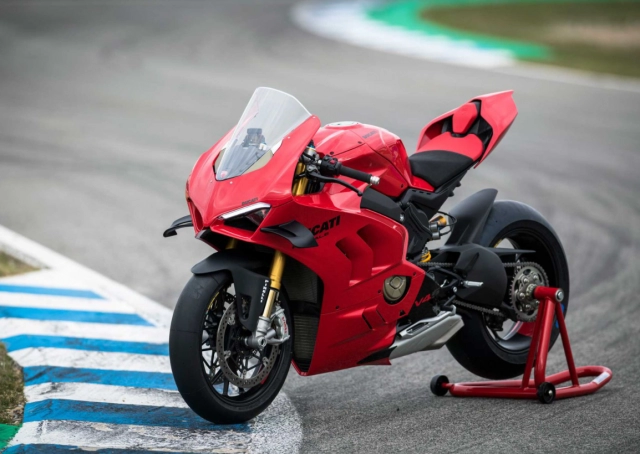 Đánh giá chi tiết ducati panigale v4 s 2022 sau khi được nâng cấp