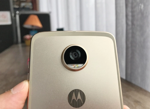 Đánh giá motorola moto z2 play máy ngon phụ kiện đa dạng