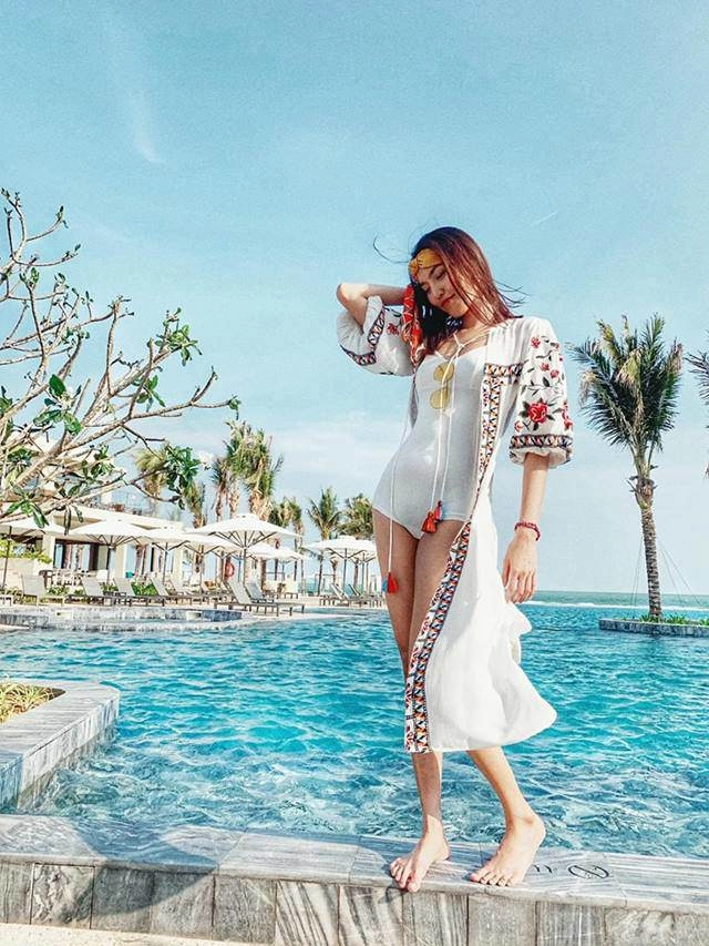 Do dân tình không tinh mắt chứ lan khuê đã tự khoe bụng bầu trong set đồ gợi cảm này