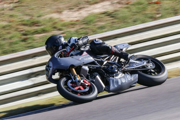Ducati 1000ds độ phong cách đường đua của analog
