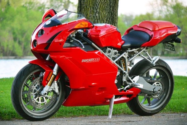 Ducati 999 2003 cổ được đấu giá với mức khởi điểm bất ngờ