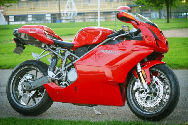 Ducati 999 2003 cổ được đấu giá với mức khởi điểm bất ngờ