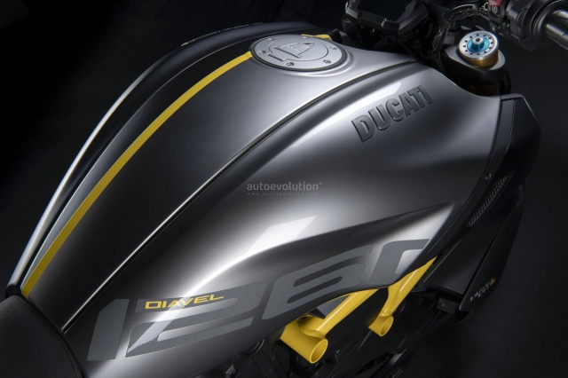 Ducati công bố phiên bản đặc biệt - diavel 1260 s black and steel 2022