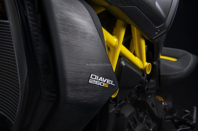 Ducati công bố phiên bản đặc biệt - diavel 1260 s black and steel 2022