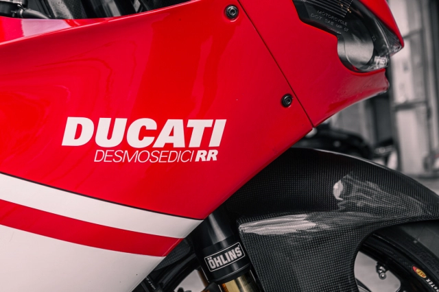 Ducati desmosedici d16rr - mẫu xe trong mơ của nhiều người