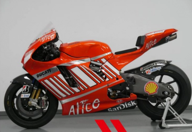 Ducati desmosedici gp8 được công bố giá bán 12 tỷ đồng