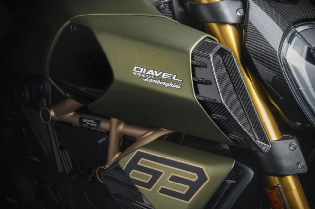 Ducati diavel 1260 lamborghini 2021 đẹp từ mọi góc nhìn trình diện