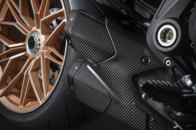 Ducati diavel 1260 lamborghini 2021 đẹp từ mọi góc nhìn trình diện