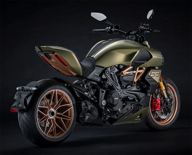 Ducati diavel 1260 lamborghini 2021 đẹp từ mọi góc nhìn trình diện