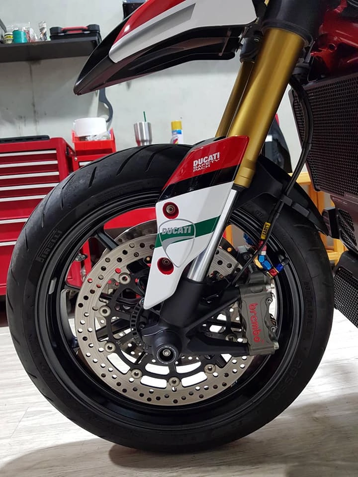 Ducati hypermotard 939 độ mặn mòi với dàn option cao cấp