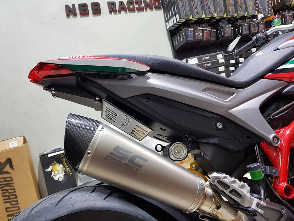 Ducati hypermotard 939 độ mặn mòi với dàn option cao cấp