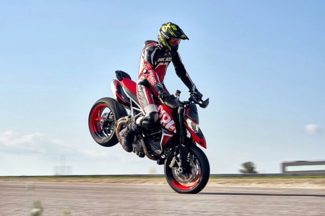 Ducati hypermotard 950 rve ra mắt với ngoại hình cực chất