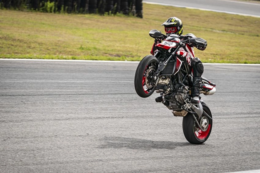 Ducati hypermotard 950 rve ra mắt với ngoại hình cực chất