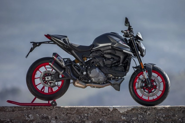Ducati monster 2021 được bổ sung gói phụ kiện chính hãng và đồ họa mới
