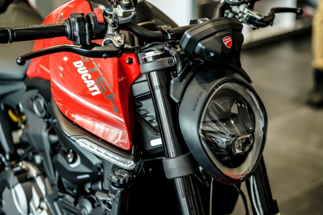 Ducati monster 2021 về việt nam với giá hơn 400 triệu đồng
