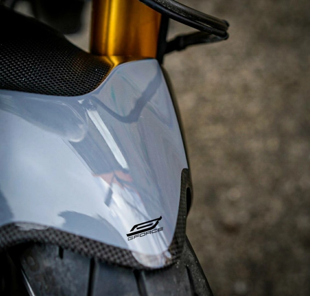 Ducati monster 821 độ gây cấn trong diện mạo xám xi-măng