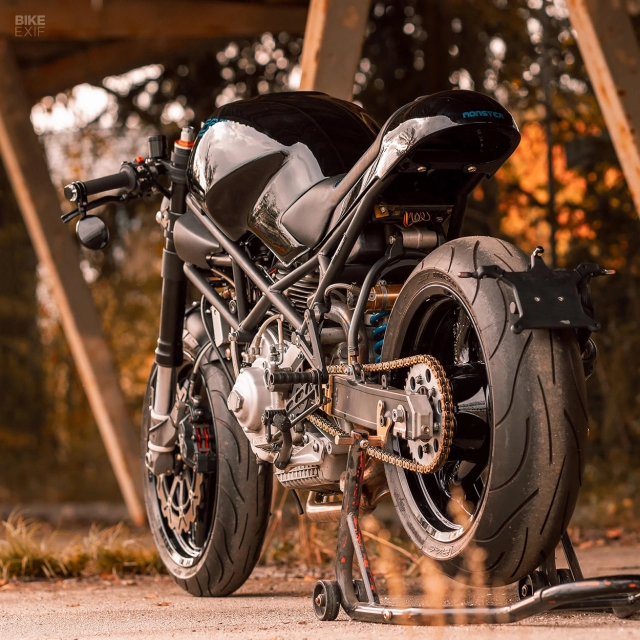 Ducati monster 900 lột xác với diện mạo bóng bẩy đến từ nct