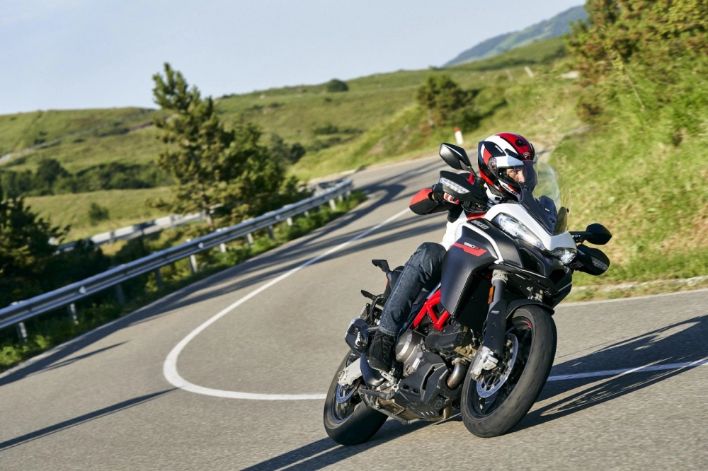 Ducati multistrada 950 s 2021 ra mắt phiên bản gp white