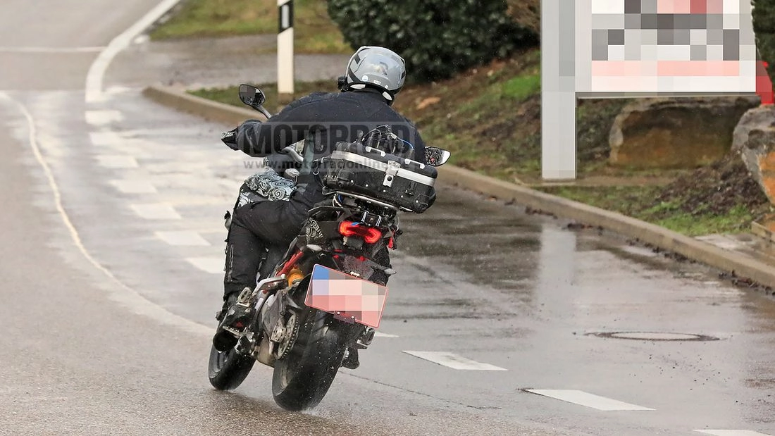 Ducati multistrada v4 mới được tiết lộ trên đường chạy thử