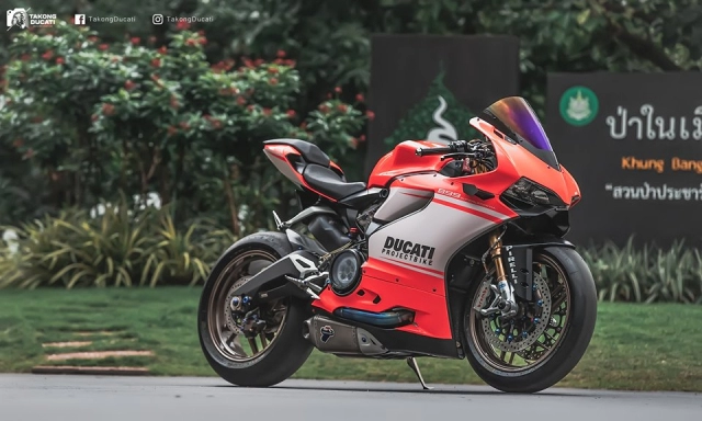 Ducati panigale 899 độ nhẹ nhàng sâu lắng theo phong cách superleggera