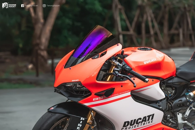 Ducati panigale 899 độ nhẹ nhàng sâu lắng theo phong cách superleggera