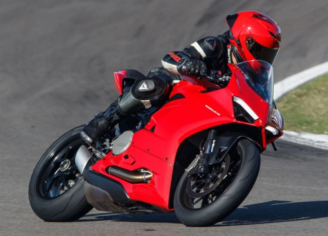 Ducati panigale v2 2020 sẽ ra mắt tại malaysia với giá dưới 680 triệu vnd