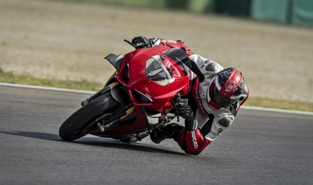 Ducati panigale v4 2020 - khí động học tốt hơn sửa đổi hỗ trợ người lái tăng tốc tốt hơn