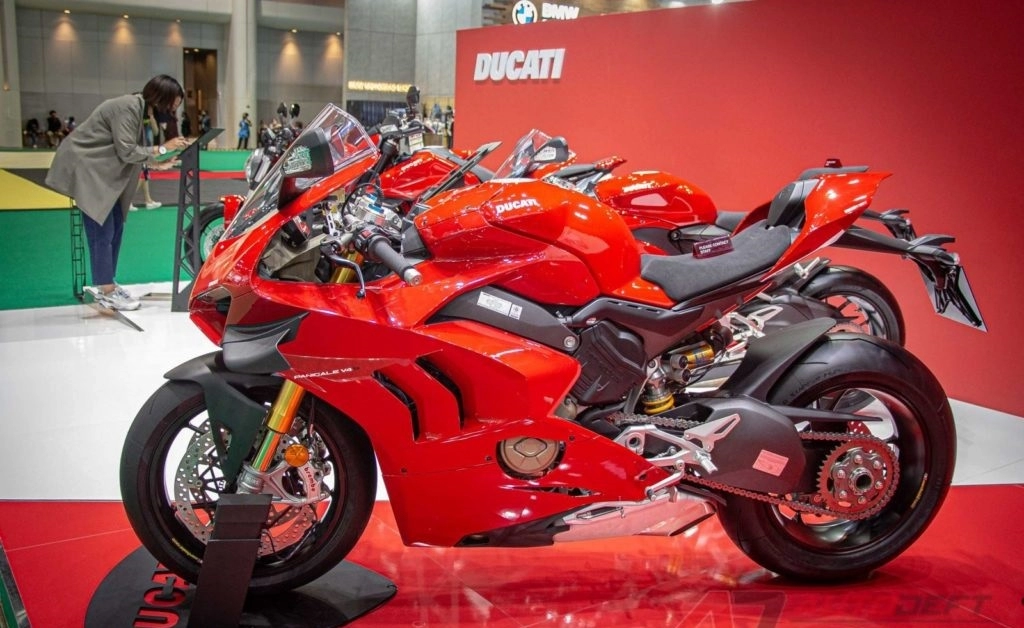 Ducati panigale v4 2020 thế hệ mới ra mắt thị trường đná