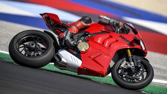 Ducati panigale v4 2022 trình làng diện mạo mới với nhiều tùy chọn mạnh mẽ hơn