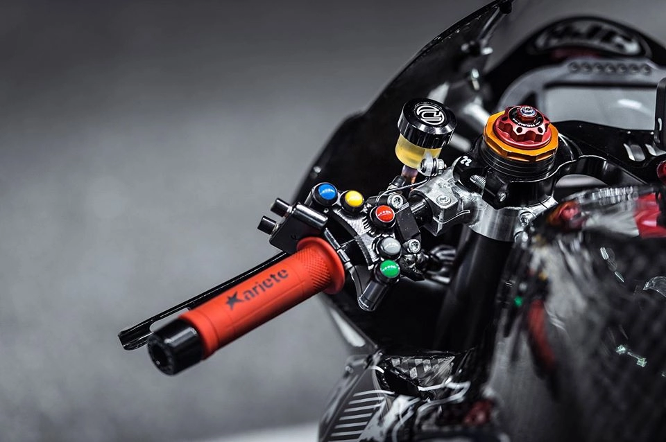 Ducati panigale v4 độ đầy gây cấn với diện mạo full carbon