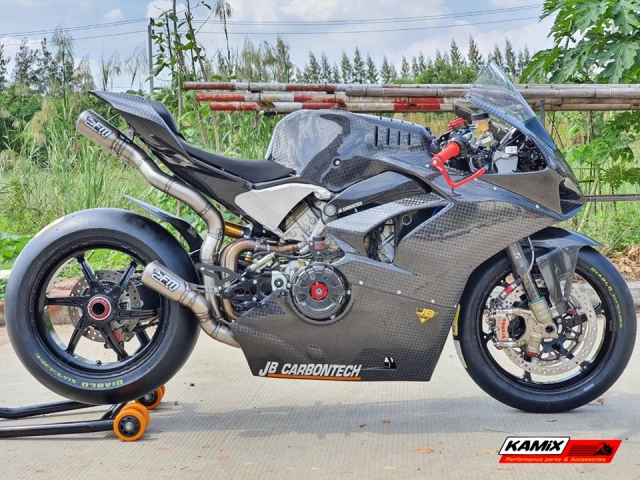Ducati panigale v4 độ hoàn thiện trong diện mạo full áo carbon