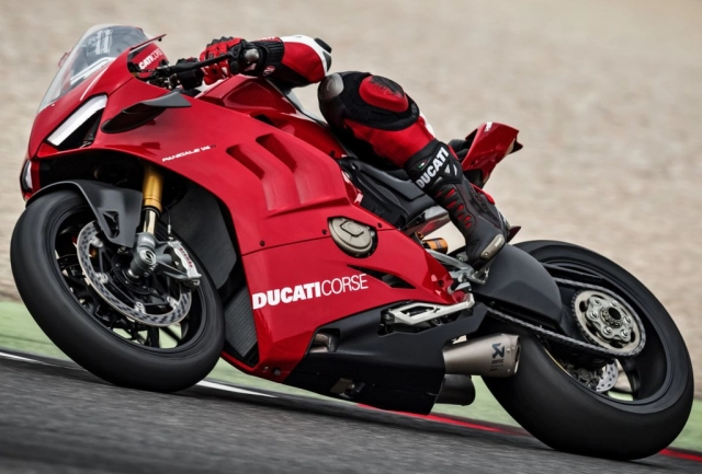 Ducati panigale v4 r được đại tu nhằm cạnh tranh kawasaki zx-10rr mới